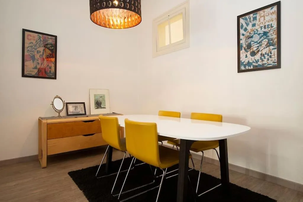 Vintage Apartment W/ Terrace Лиссабон