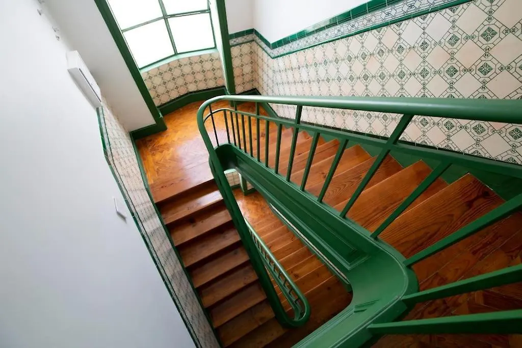 Vintage Apartment W/ Terrace Лиссабон