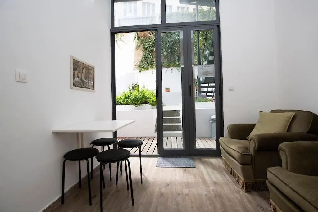 Vintage Apartment W/ Terrace Lisboa