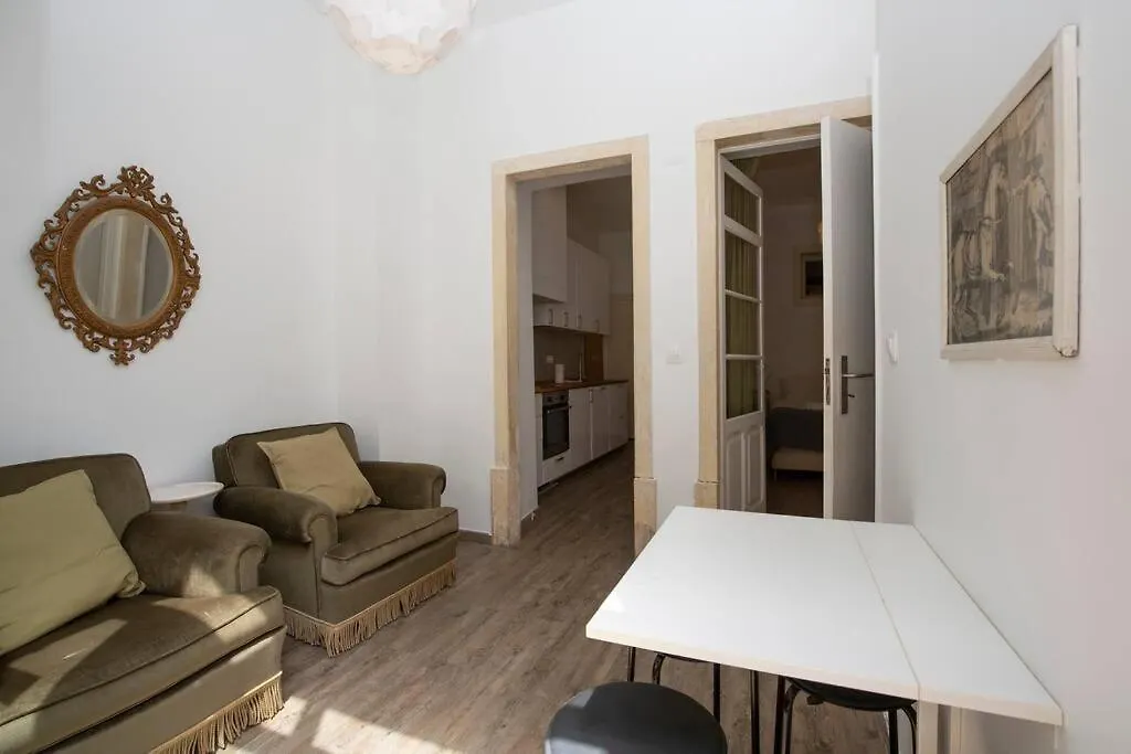 Vintage Apartment W/ Terrace Lisboa